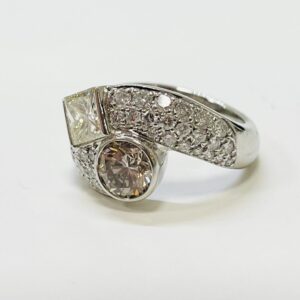 Pt900 1.6ctダイヤモンド & 2.101ctメレダイヤ付リング　